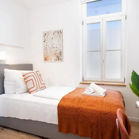 Dwellstay - Zuse Hoefe Apartment *