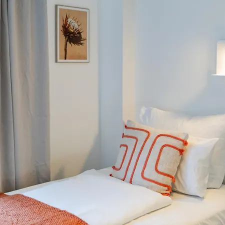 Dwellstay - Zuse Hoefe Apartment *