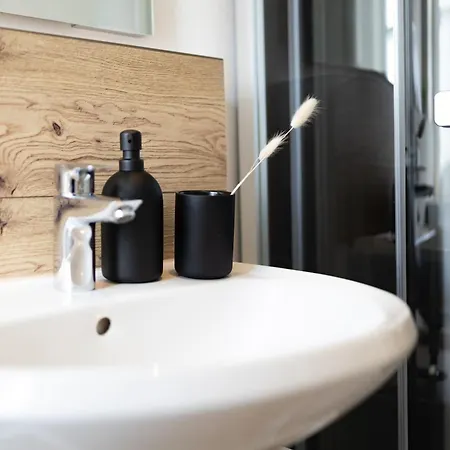 Dwellstay - Zuse Hoefe Apartment Bad Hersfeld